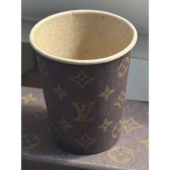 Louis Vuitton SS22 Show Invitation Beer Pong Cup & Ball Game- LT3260 - Picture 8 of 9